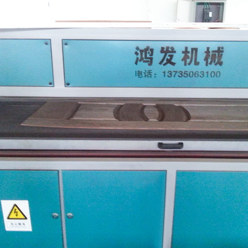 Adhesivo de chapa de madera aplicado a máquina LM150